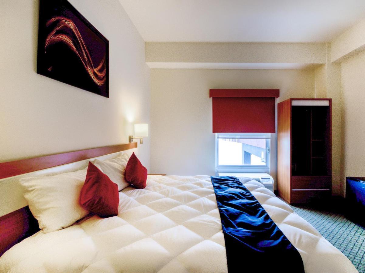 Capital O Hotel Herederos, Пьедрас-Неграс Экстерьер фото