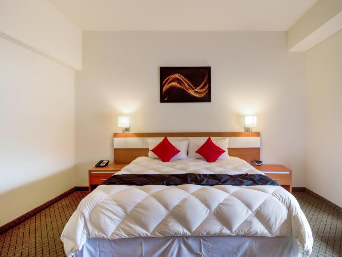 Capital O Hotel Herederos, Пьедрас-Неграс Экстерьер фото