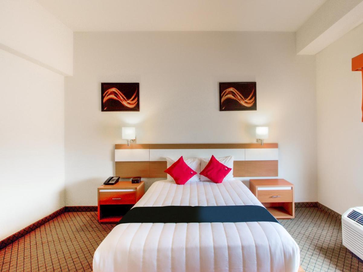 Capital O Hotel Herederos, Пьедрас-Неграс Экстерьер фото