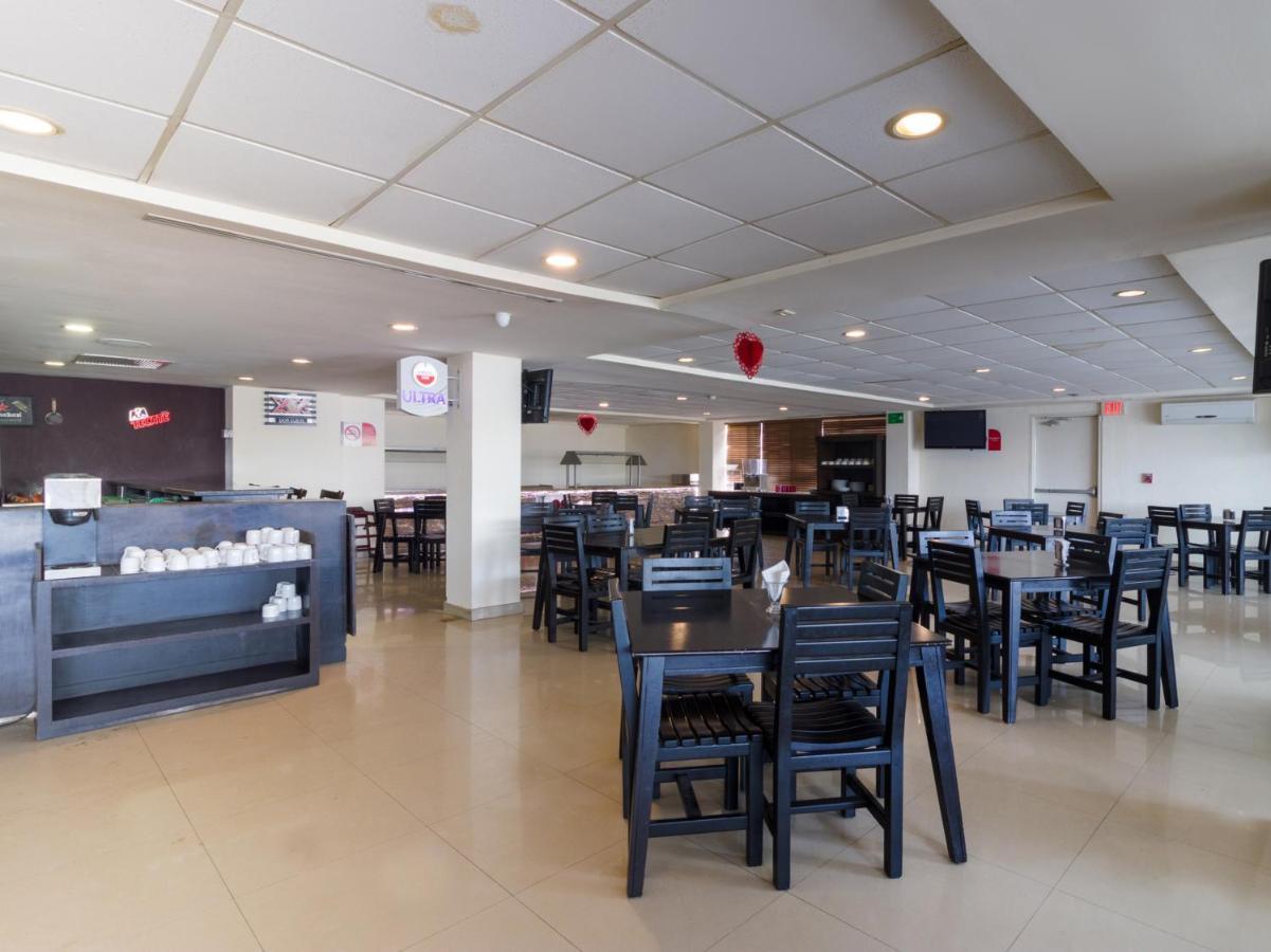 Capital O Hotel Herederos, Пьедрас-Неграс Экстерьер фото
